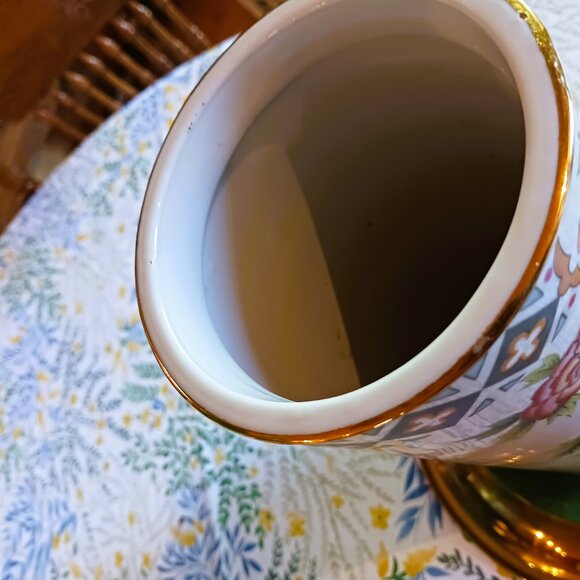 Vintage Floral 10" Gold Trimmed Vase Beautiful Flowers Foliage - Picture 5 of 8